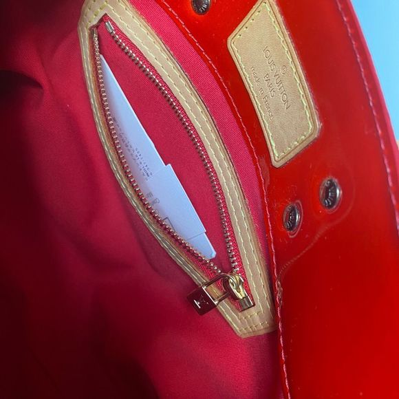 Louis Vuitton Red Monogram Vernis Reade PM Handbag w/Dust Bag & Maintenance Card - Picture 9 of 15